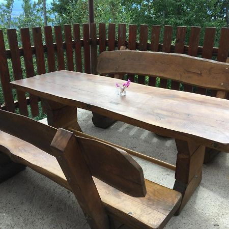 Lodge Dom Na Lovrencu Baselj Ngoại thất bức ảnh