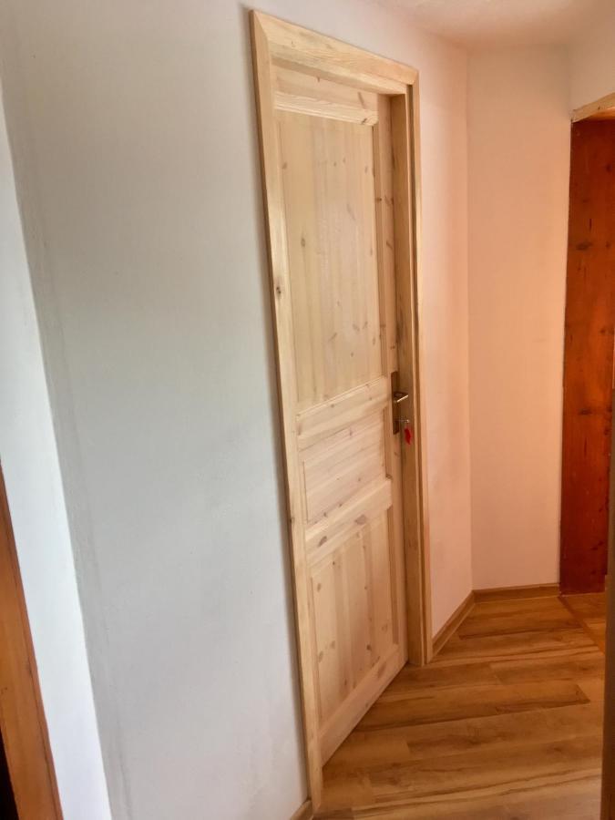 Lodge Dom Na Lovrencu Baselj Ngoại thất bức ảnh